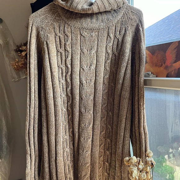 Vintage acrylic soft turtleneck sweater - Picture 10 of 15